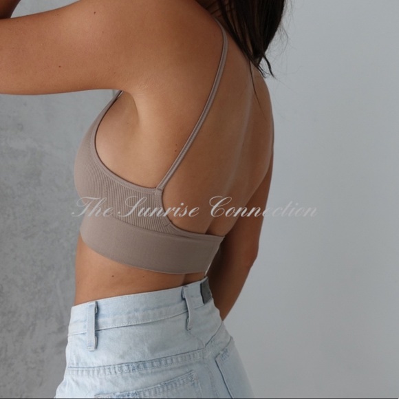 Meet Jane Bralette - Picture 2 of 7